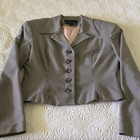 Nanette Lepore Jackets & Blazers - Nanette Lepore Robespierre Vintage cream-black houndstooth jacket.  Made in USA